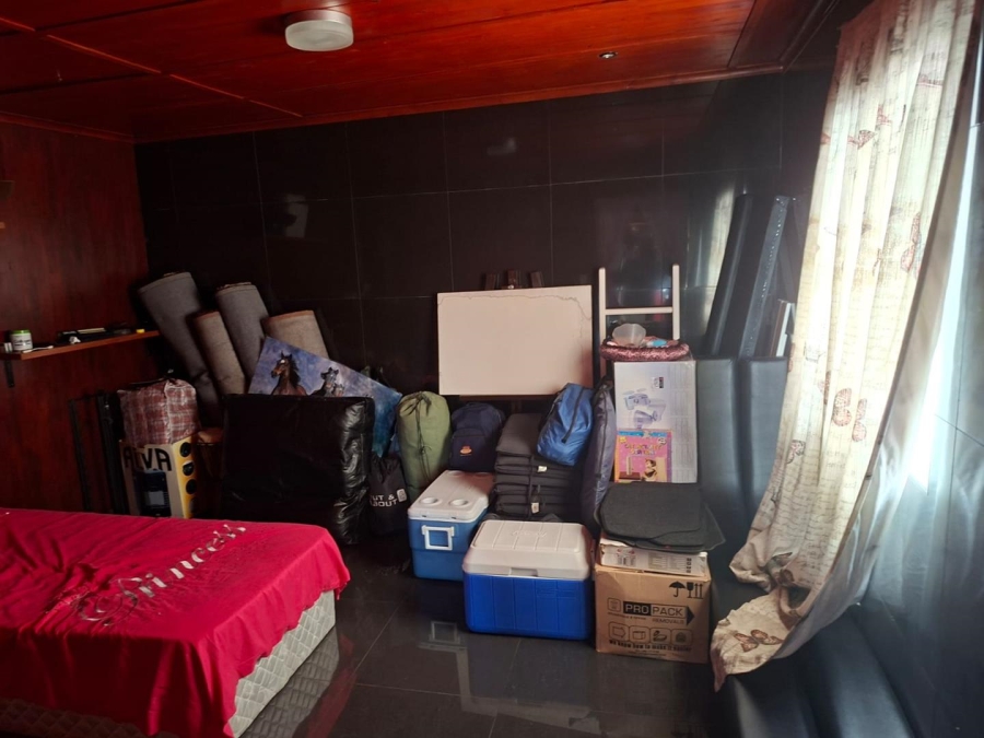 5 Bedroom Property for Sale in Protea Heights Western Cape